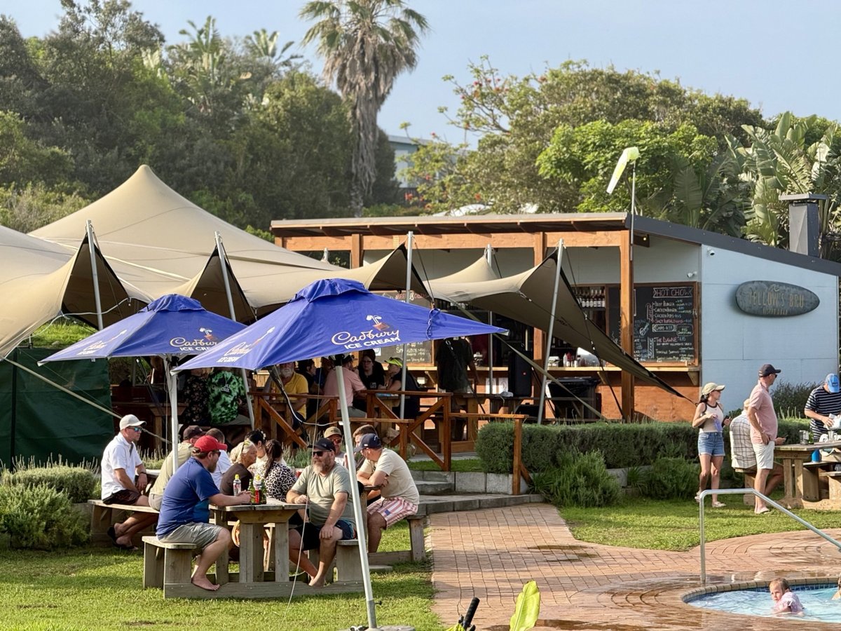 Outdoor tables and the Yellow’s Bru bistro at Yellow Sands